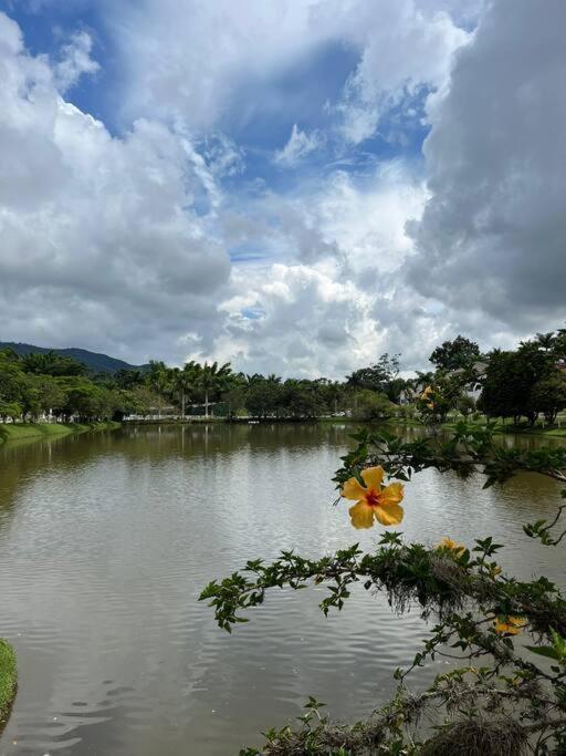 Casa Com Piscina Em Condominio Fechado Águas de Lindóia Esterno foto