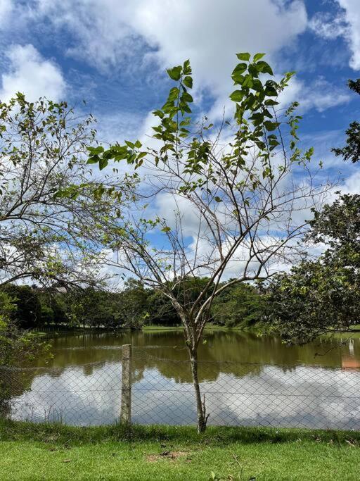 Casa Com Piscina Em Condominio Fechado Águas de Lindóia Esterno foto